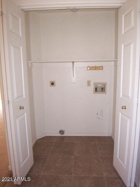 Building Photo - 1800 W Elliot Rd