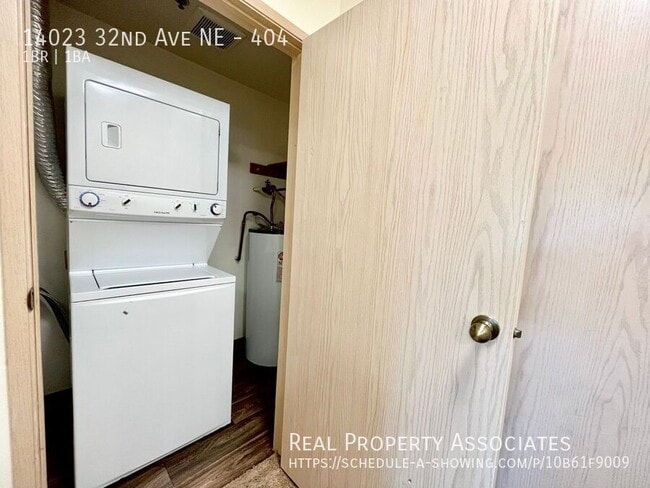 Building Photo - 14023 32nd Ave NE