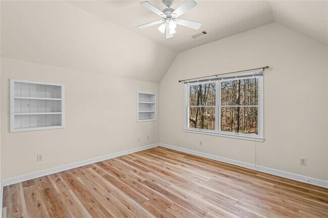 Building Photo - 4640 Chestatee Pointe Rd