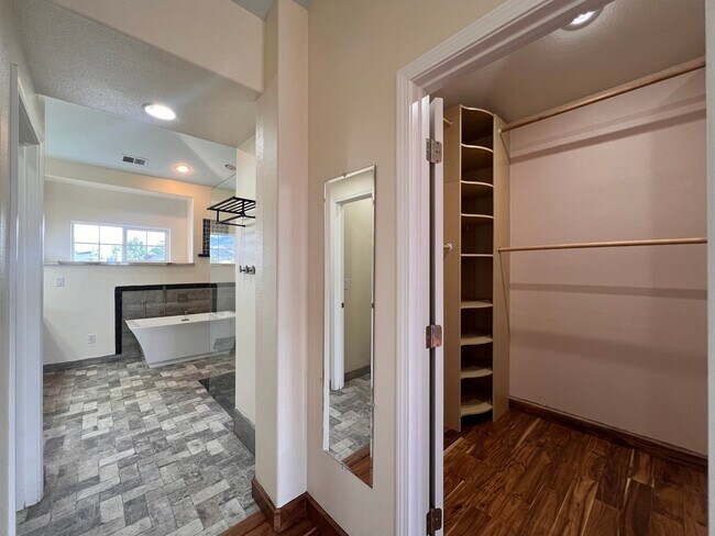 Building Photo - Large Beautiful Home off Toll Rd, South Reno