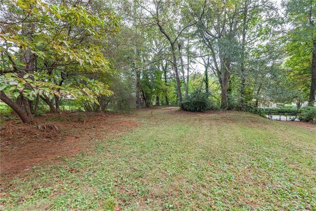 Building Photo - 3908 Bellair Dr
