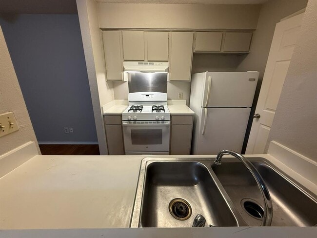 Building Photo - 12812 Tomanet Trail