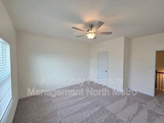 Building Photo - 142 Hadley Wy