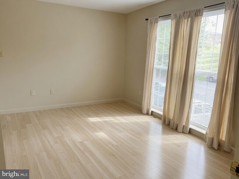 Building Photo - 2502 Driftwood Ct