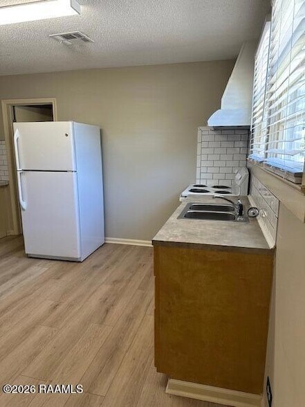 Building Photo - 107 S College Rd