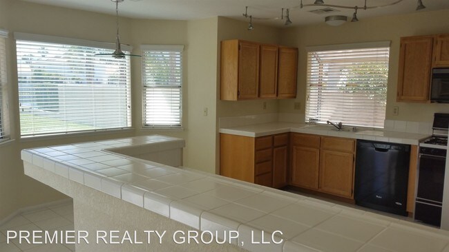 Building Photo - 2913 Channel Bay Dr