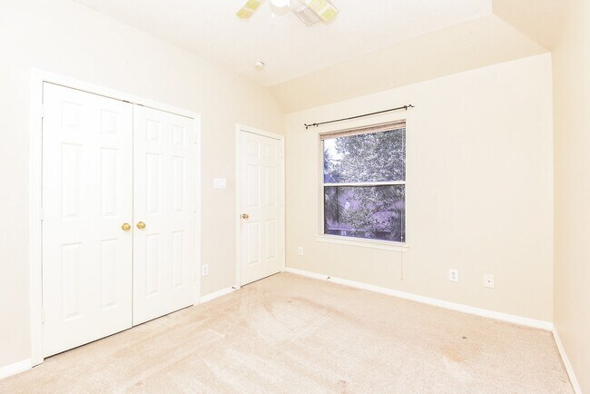 Building Photo - 1714 Wellington Way