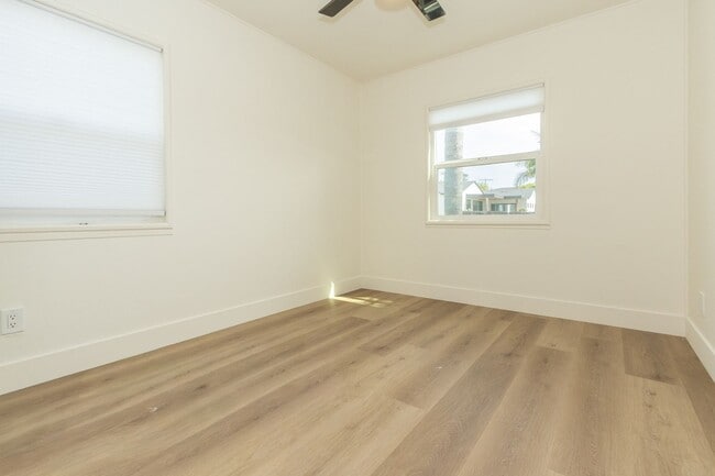 Building Photo - **REDUCED SECURITY DEPOSIT** Refreshed 2 Bed /1 Bath Pacific Beach Duplex Near the Ocean & Bay!