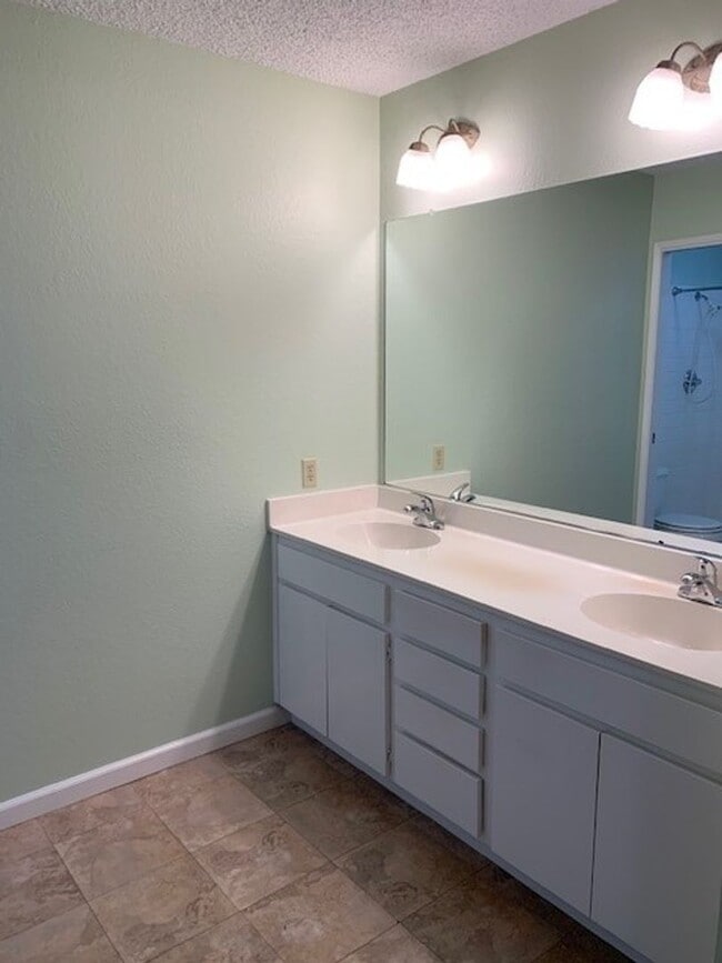 Building Photo - Lovely 3-Bedroom Home on a Cul-De-Sac in Fair Oaks