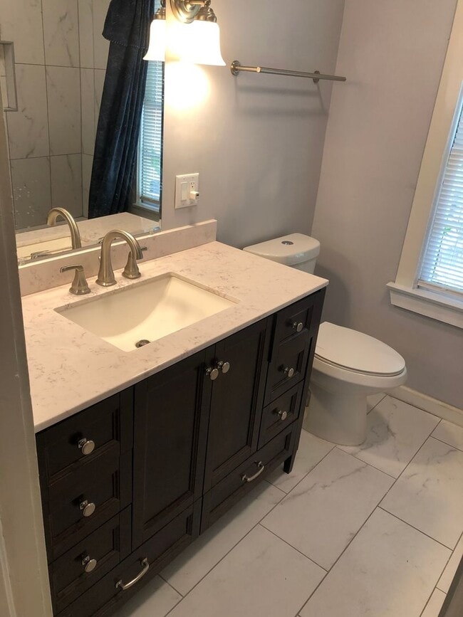 Building Photo - 4130 1st Ave S