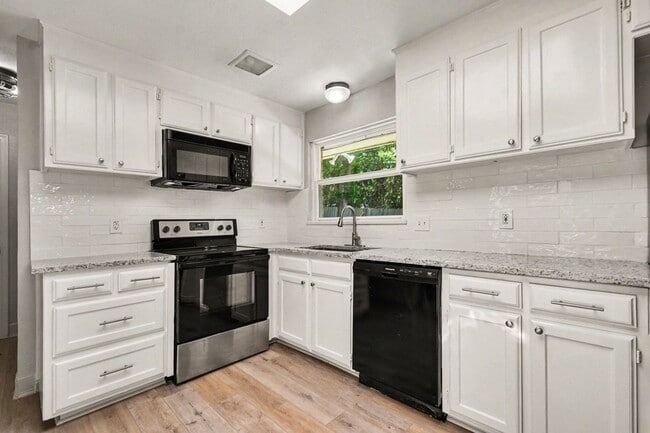 Building Photo - 13216 Meandering Way