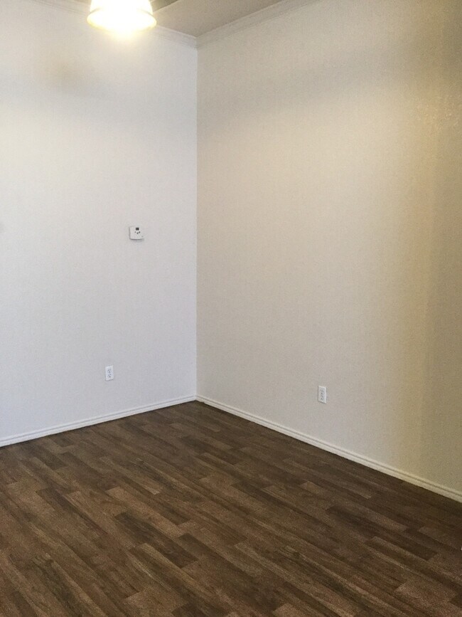 Building Photo - COMING SOON - 3/2 Near Main Street