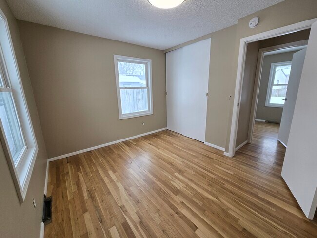 Building Photo - 2125 Hollywood Blvd