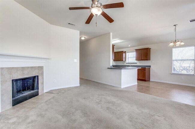 Building Photo - 329 Crosscreek Dr