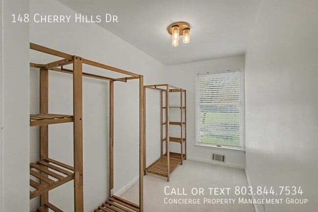 Building Photo - 148 Cherry Hills Dr