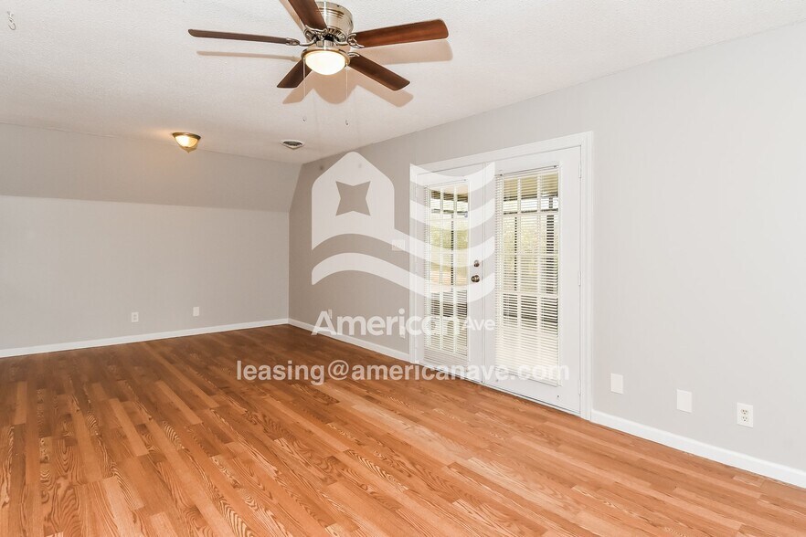 Building Photo - 100 Clearview Dr