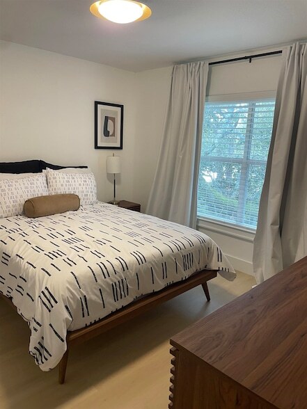 Building Photo - 204 16th St