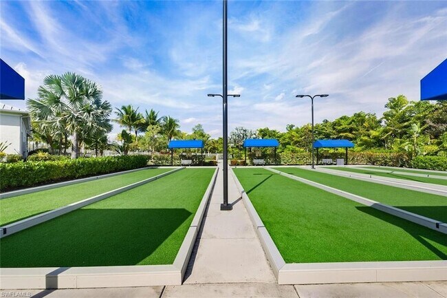 Building Photo - 28044 Sanibel Sands St