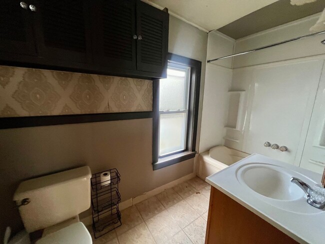 Building Photo - New Brighton - 2 Bedroom 1 Bathroom - Hous...