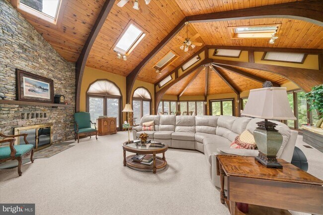 Building Photo - 451 Merlin Rd