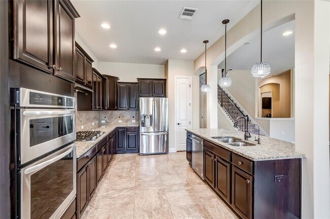 Building Photo - 16009 Jeffs Ln