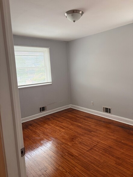 Building Photo - 7713 Hillsway Ave