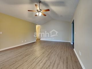 Building Photo - 132 Kingsbridge Dr