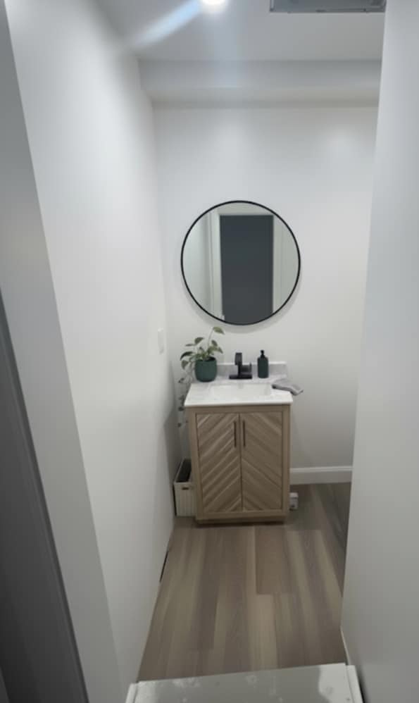 Building Photo - 2827 E 5th Ave