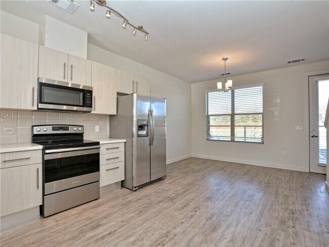 Building Photo - 7805 Cooper Ln