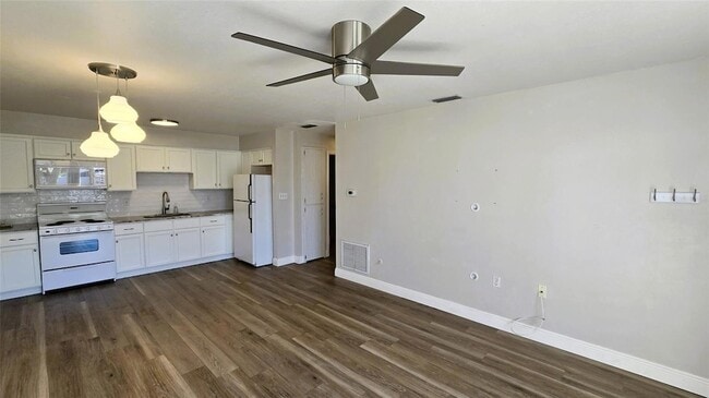 Building Photo - 4356 Tahitian Gardens Cir