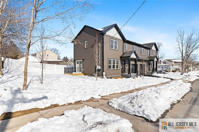 Building Photo - 401 Tillman St