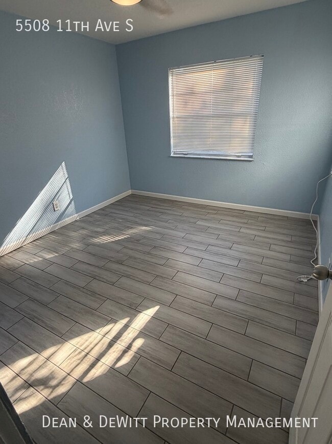 Building Photo - 5508 11th Ave S