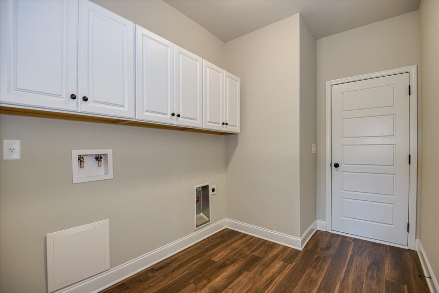 Building Photo - 1030 Swan Ct