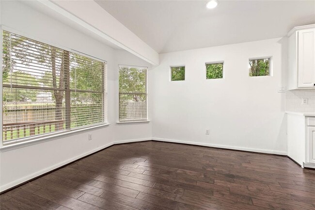 Building Photo - 99 S Wynnoak Cir