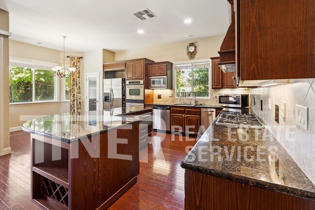 Building Photo - 5967 Radmere Dr