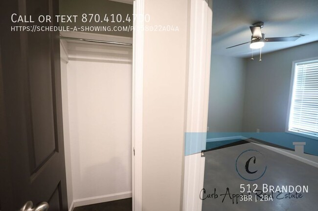 Building Photo - Move in special $800!!  Beautiful 3 bed / ...