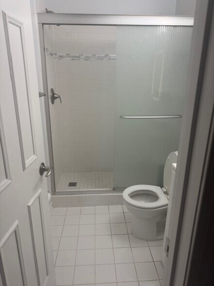 Building Photo - 13119 Shadyside Ln