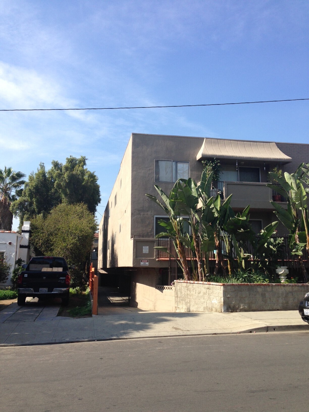 Building Photo - 1345 N Orange Dr
