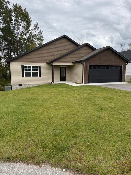 Building Photo - 158 Sky View Meadow Dr