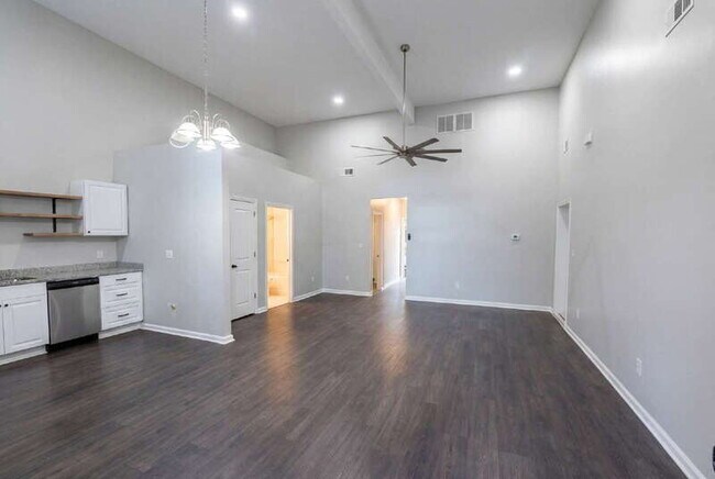 Building Photo - 226 Polar Rock Rd SW