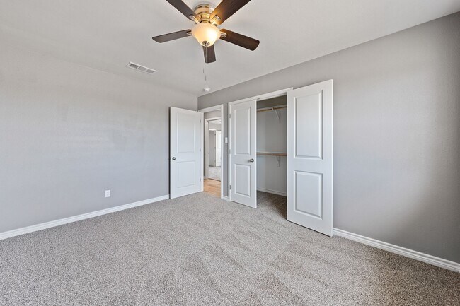Building Photo - 2-5 ACRES IN HARKER HEIGHTS! FOUR BEDROOMS...