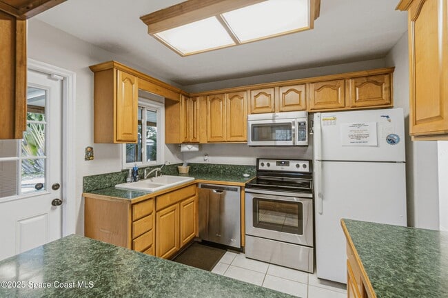 Building Photo - 141 E Exeter St