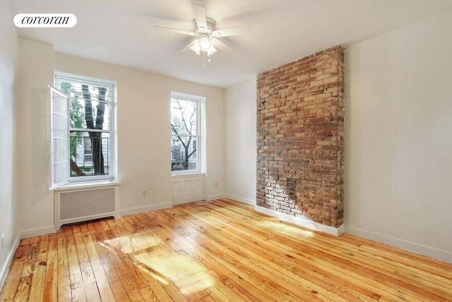 Primary Photo - 58 Perry St