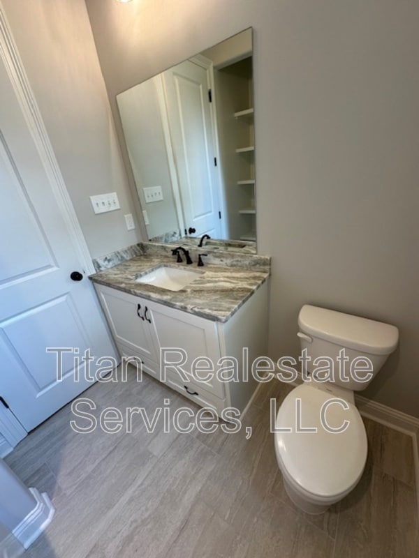 Building Photo - 124 Jagged Grove Ln
