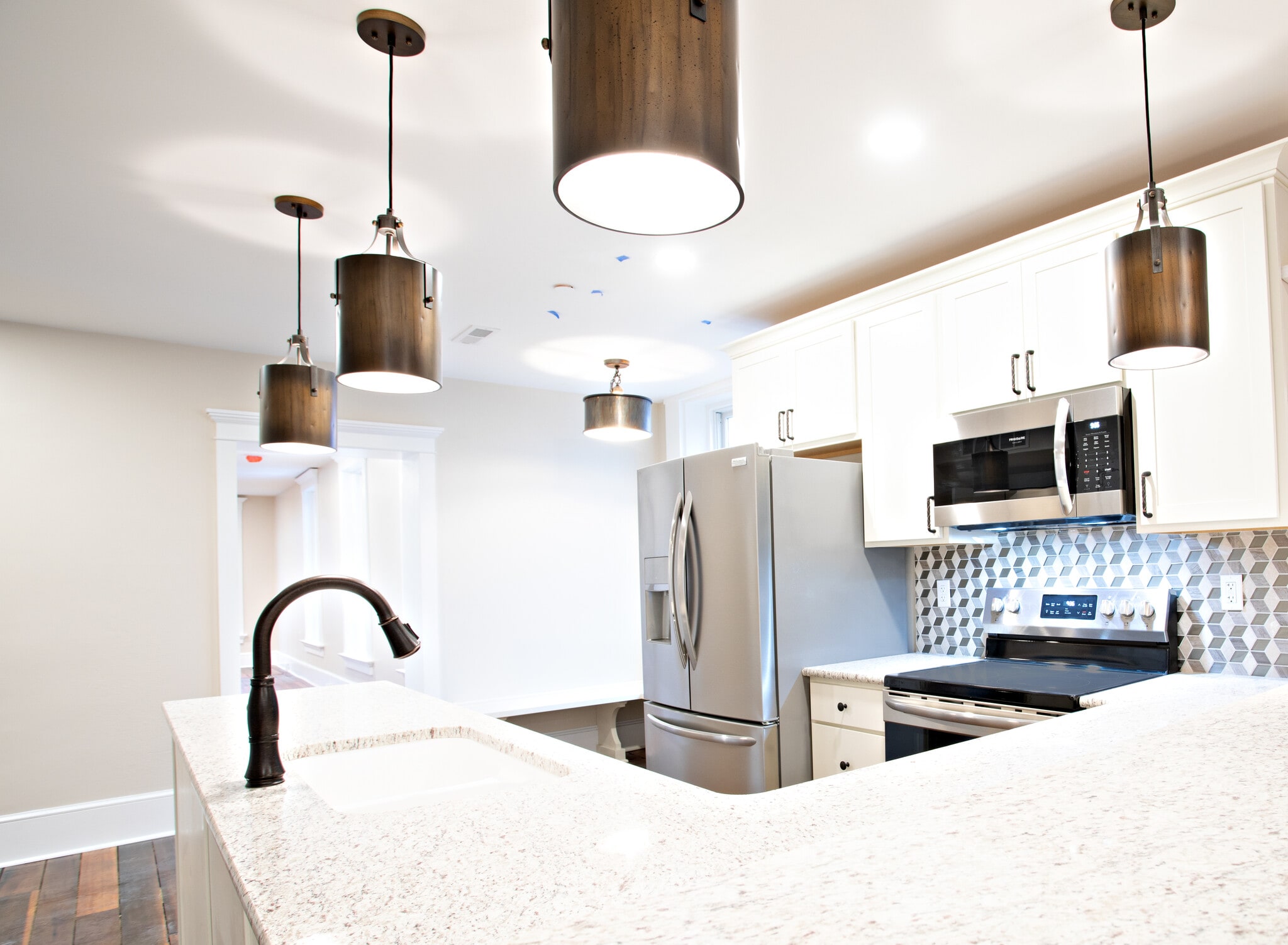 Building Photo - 100 W Main St