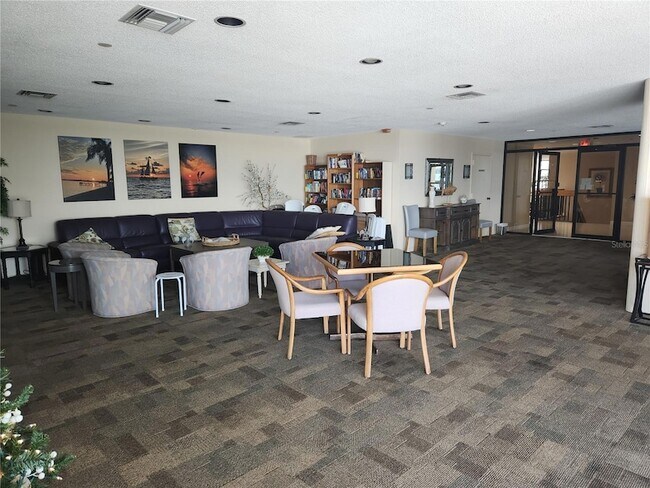 Building Photo - 6290 Bahia Del Mar Cir N