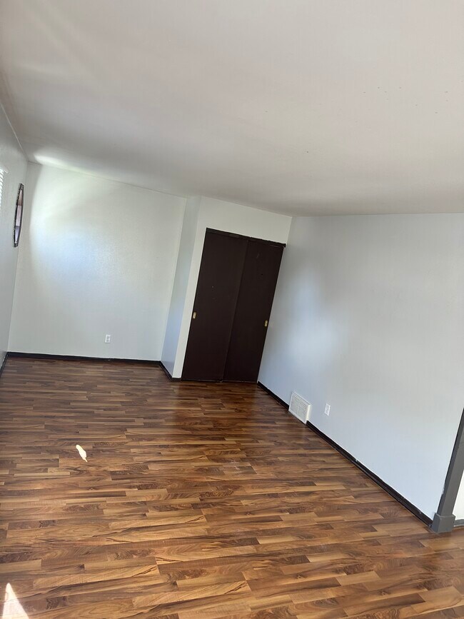 Building Photo - 1961 S 57th St