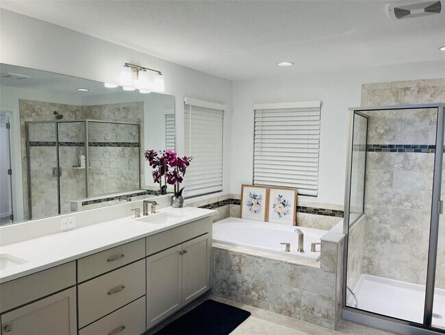Building Photo - 11128 Sundrift Dr