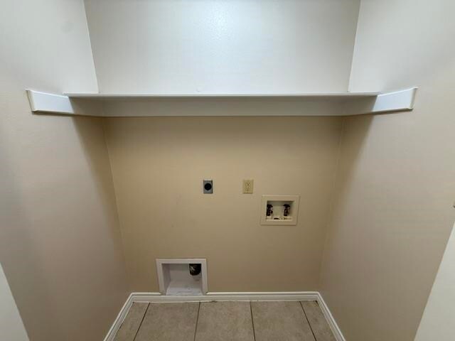 Building Photo - 2720 Camelot Dr