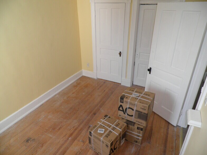 Building Photo - 309 Constitution Ave NE